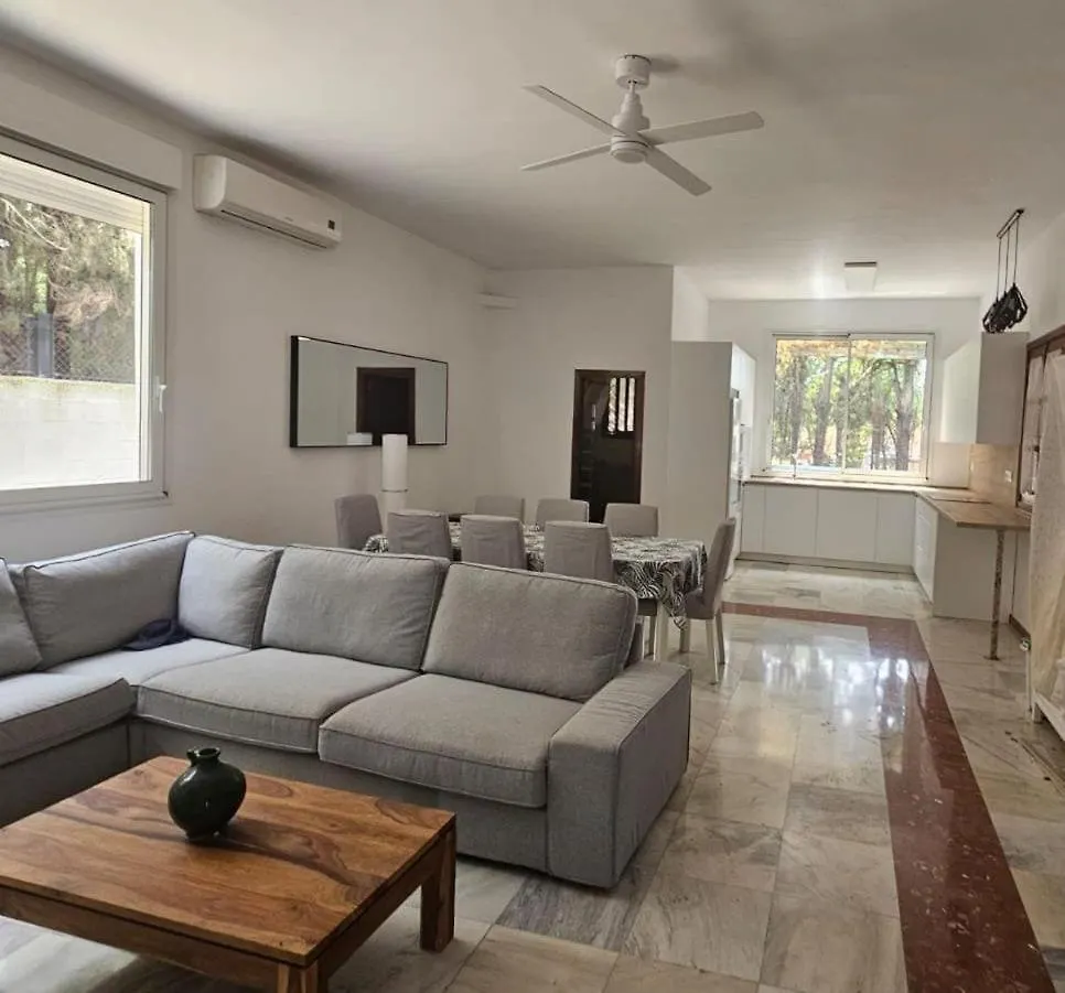 וילה Spacious Garden Villa, Private Pool, Huge Grounds With Orange Trees ספרד